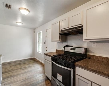 2526 Exeter Avenue - Photo Thumbnail 12