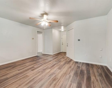 2526 Exeter Avenue - Photo Thumbnail 8