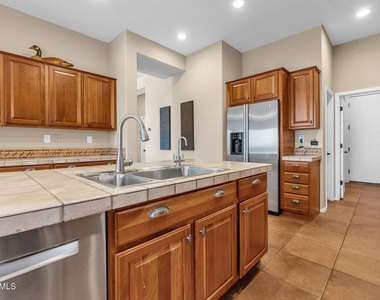 1715 W Ainsworth Drive - Photo Thumbnail 21