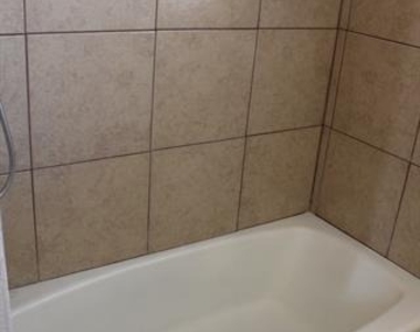 110 E Vanston Lane - Photo Thumbnail 14
