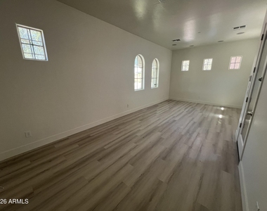 1630 W Blaylock Drive - Photo Thumbnail 50