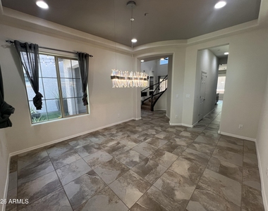 1630 W Blaylock Drive - Photo Thumbnail 9