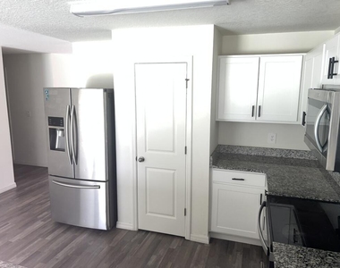 8207 Fort Walton Avenue - Photo Thumbnail 14