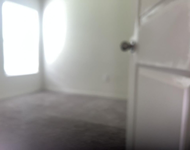 8207 Fort Walton Avenue - Photo Thumbnail 3