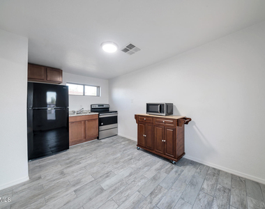 1108 S 33rd Avenue - Photo Thumbnail 1