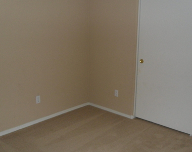 18418 W Westfall Way - Photo Thumbnail 13