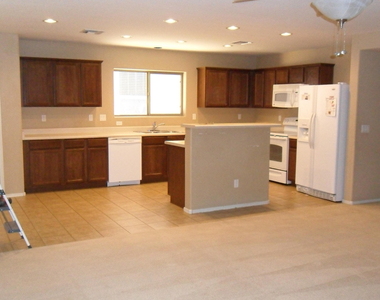 18418 W Westfall Way - Photo Thumbnail 5