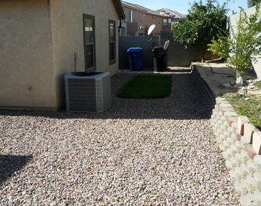 18418 W Westfall Way - Photo Thumbnail 16