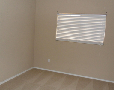 18418 W Westfall Way - Photo Thumbnail 12