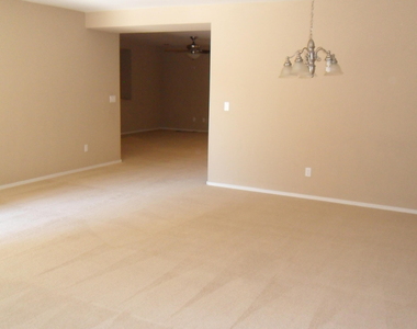18418 W Westfall Way - Photo Thumbnail 2