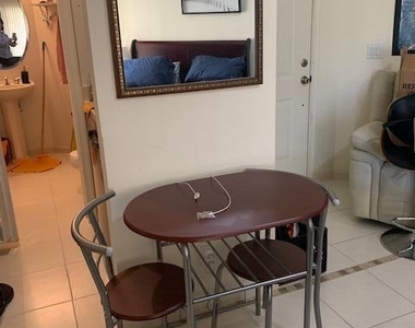 8906 Sandshot Court - Photo Thumbnail 5