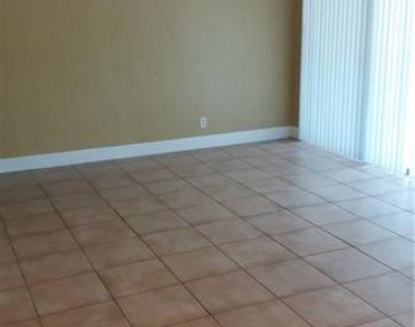 2947 Riverside Drive - Photo Thumbnail 5