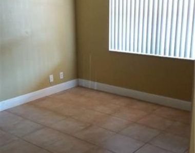 2947 Riverside Drive - Photo Thumbnail 10