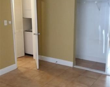2947 Riverside Drive - Photo Thumbnail 9