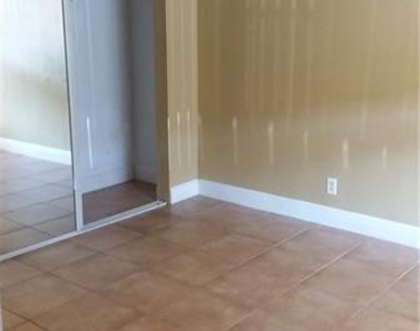 2947 Riverside Drive - Photo Thumbnail 11