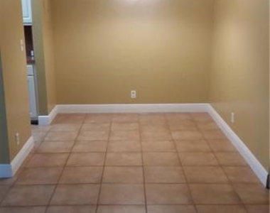 2947 Riverside Drive - Photo Thumbnail 3