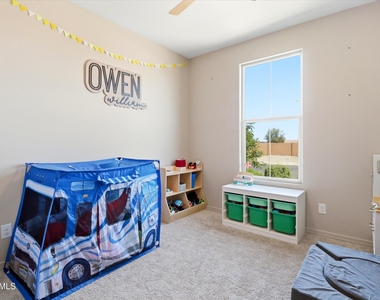 1467 E Torino Court - Photo Thumbnail 13
