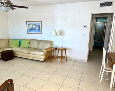 1455 N 12th Court - Photo Thumbnail 6