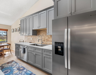 3006 Black Oak Court - Photo Thumbnail 9