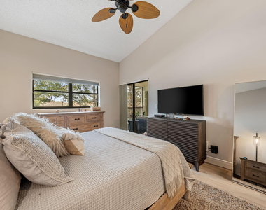 3006 Black Oak Court - Photo Thumbnail 15