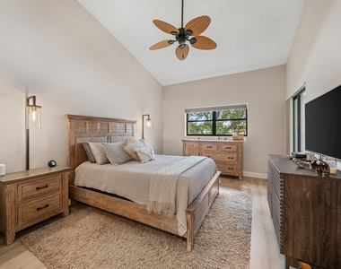 3006 Black Oak Court - Photo Thumbnail 14