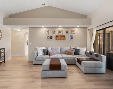 3006 Black Oak Court - Photo Thumbnail 5