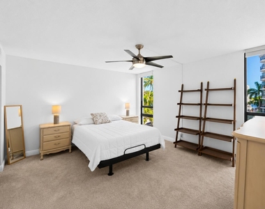4800 Bayview - Photo Thumbnail 9