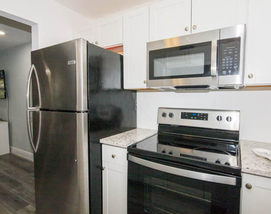 149 West Court - Photo Thumbnail 1