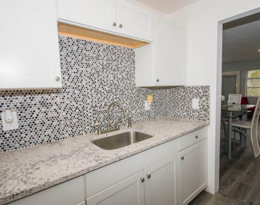 149 West Court - Photo Thumbnail 3