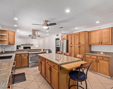 1347 W Lobo Avenue - Photo Thumbnail 10