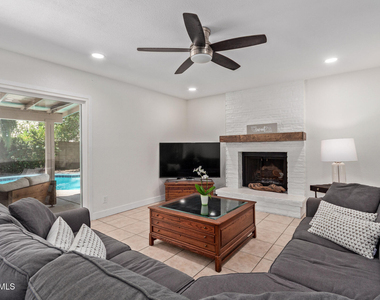1347 W Lobo Avenue - Photo Thumbnail 6