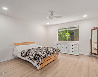 1347 W Lobo Avenue - Photo Thumbnail 12