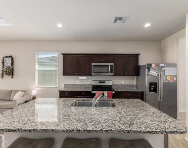 4189 S 243rd Drive - Photo Thumbnail 8