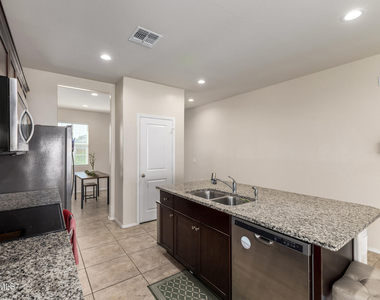 4189 S 243rd Drive - Photo Thumbnail 9