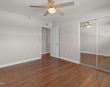 4233 N Miller Road - Photo Thumbnail 24