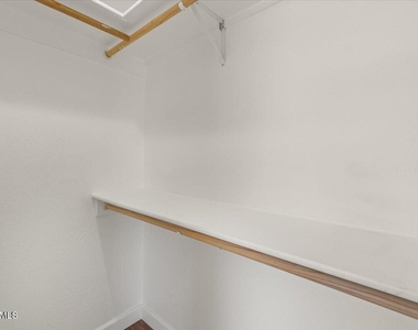 4233 N Miller Road - Photo Thumbnail 22