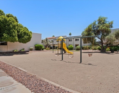 4233 N Miller Road - Photo Thumbnail 31