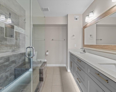 4233 N Miller Road - Photo Thumbnail 13