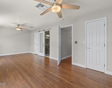 4233 N Miller Road - Photo Thumbnail 20