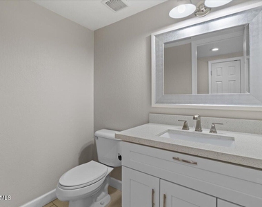 4233 N Miller Road - Photo Thumbnail 28
