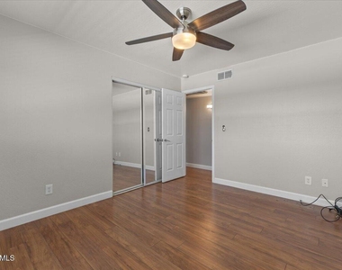 4233 N Miller Road - Photo Thumbnail 27