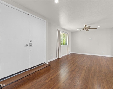 4233 N Miller Road - Photo Thumbnail 40