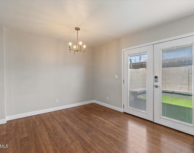 4233 N Miller Road - Photo Thumbnail 18