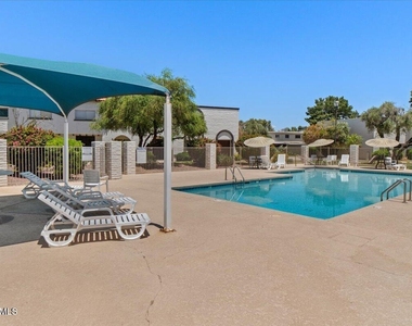 4233 N Miller Road - Photo Thumbnail 32