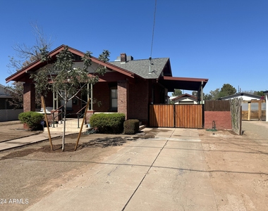 1426 E Sheridan Street - Photo Thumbnail 1
