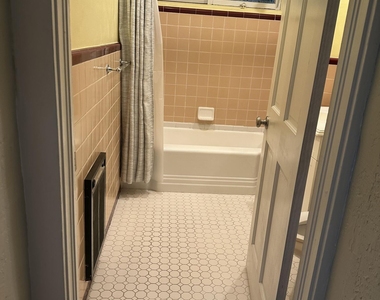 1426 E Sheridan Street - Photo Thumbnail 9