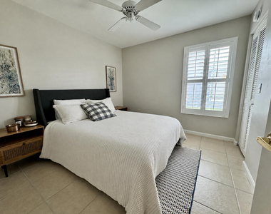 6135 Drake Street - Photo Thumbnail 6