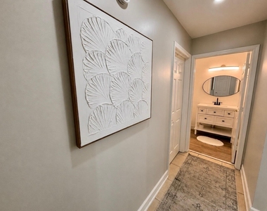 6135 Drake Street - Photo Thumbnail 5