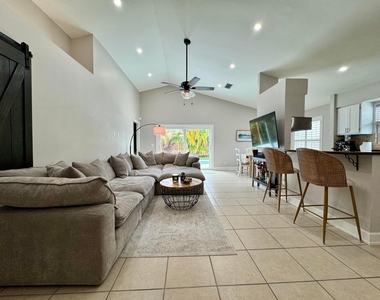 6135 Drake Street - Photo Thumbnail 19