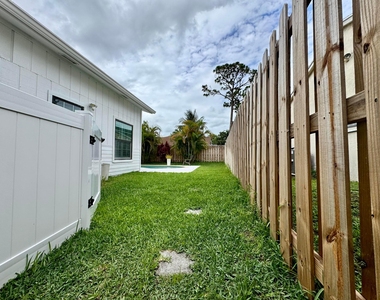 6135 Drake Street - Photo Thumbnail 16
